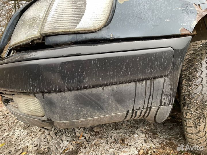 Передний бампер Audi 100 C4