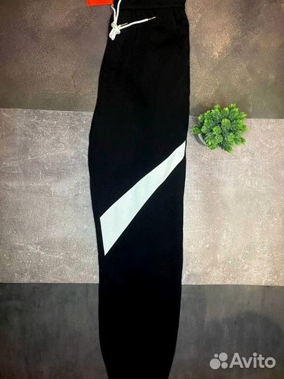 Штаны Nike Big Swoosh