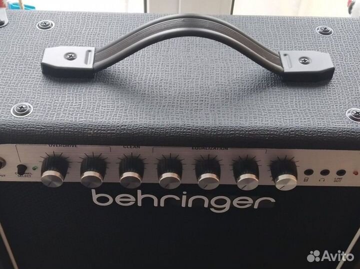 Комбоусилитель для электрогитары