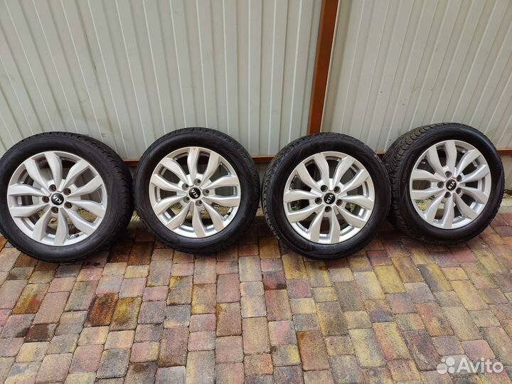 Nokian Tyres Hakkapeliitta R2 215/55 R17 98