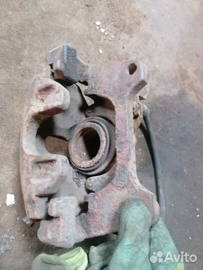 Передний правый суппорт ауди а6 с5