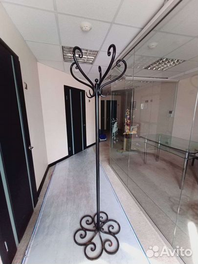 Вешалка для одежды напольная металлическая