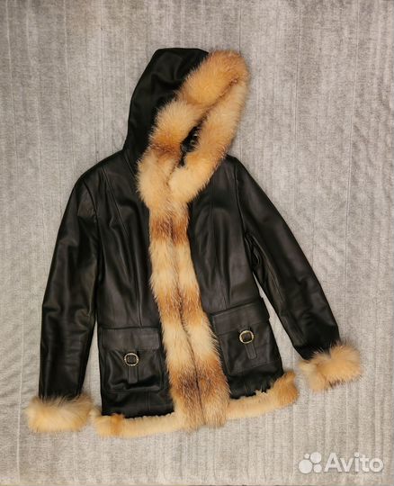 Продам куртку женскую