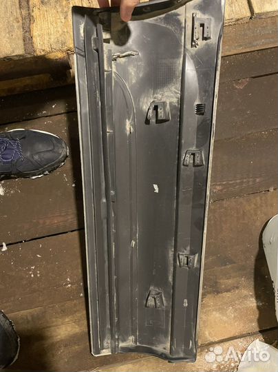 Накладка задней левой двери Touareg nf