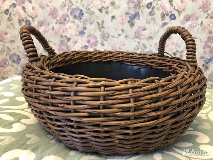 Кашпо из искусственного ротанга