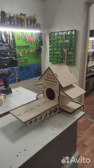 Кормушка для птиц из дерева