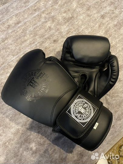 Боксерские перчатки
