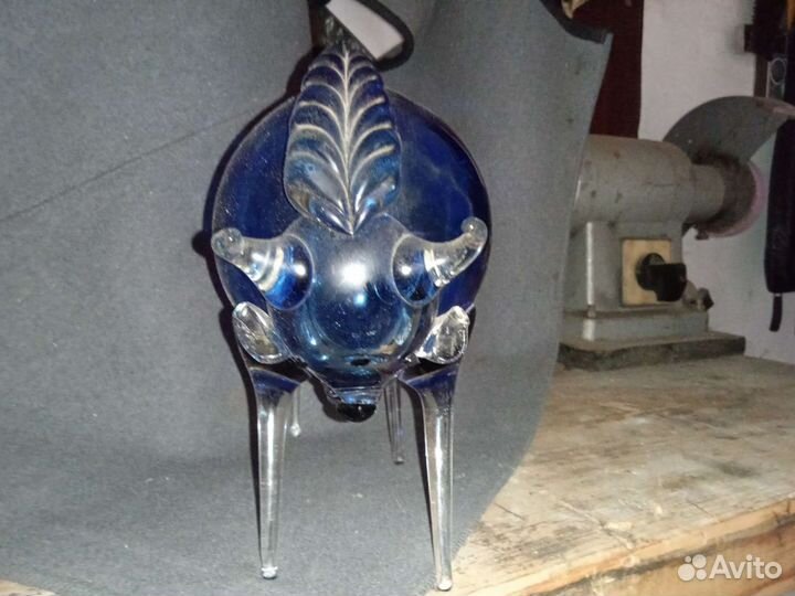 Бычек из стекла