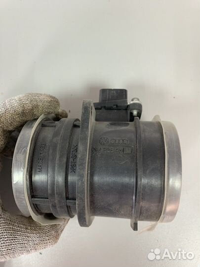 Датчик массового расхода воздуха VW golf VI