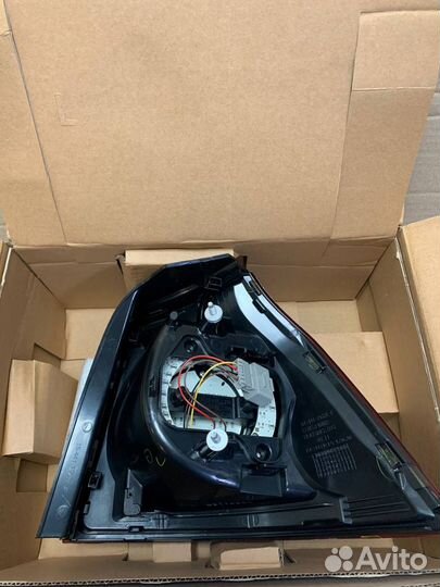 Фонарь левый наружн.\ VW Golf V 03-0 44119b2lue