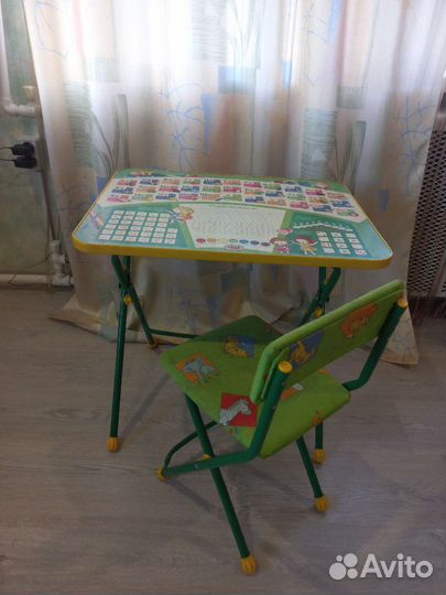 Комлект детской мебели