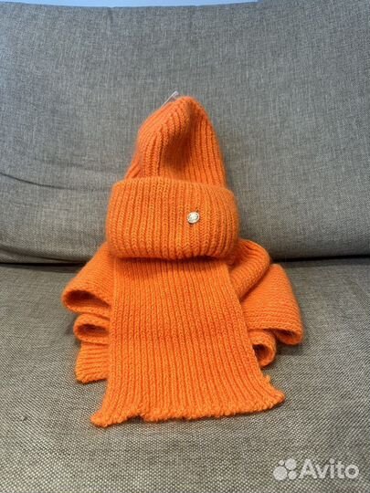 Шапка и шарф из шерсти ангоры