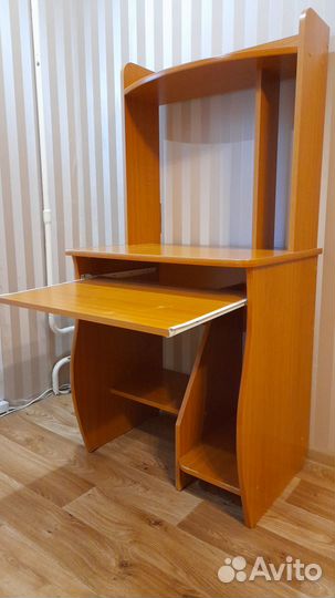 Стол компьютерный