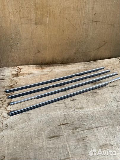 Молдинги стекла дверей VW Passat Cc