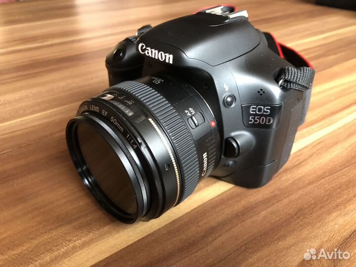 Зеркальный фотоаппарат canon EOS 550D