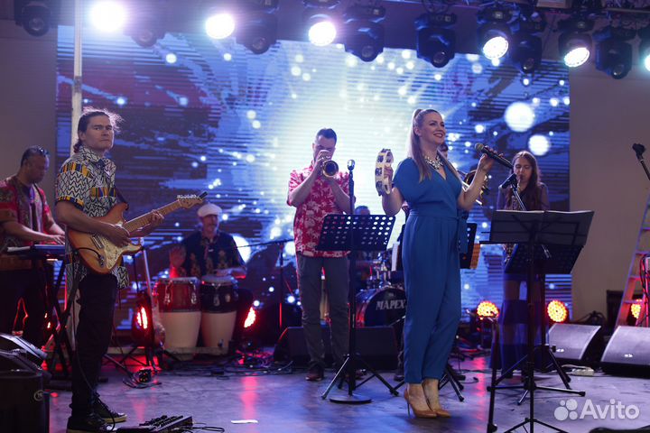 Певица-ведущая, Кавер-группа, Джаз-бэнд