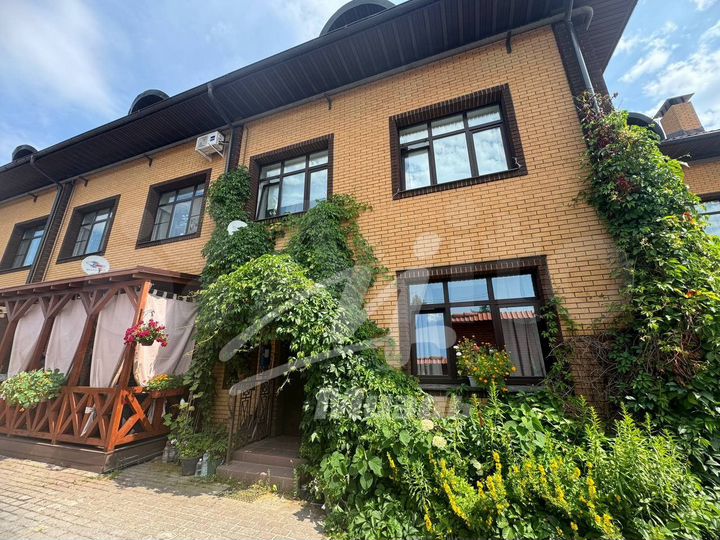 Таунхаус 143 м² на участке 2 сот.