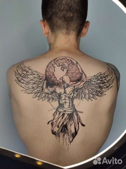 Модель на тату