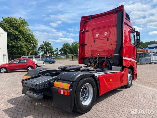 Pазбираем грузовик Mercedes-Benz Actros mpiv с 201