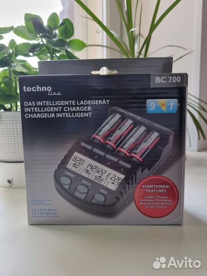 Зарядное устройство TechnoLine BC-700