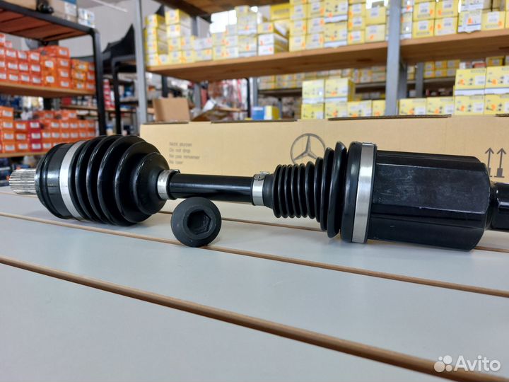 Вал привода левый на Mercedes Benz GLC 250d 15-21г