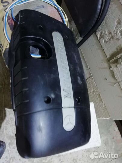 Декоративная крышка двигателя мерседес