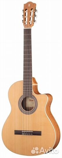 Классическая гитара со звукоснимателем Alhambra 8
