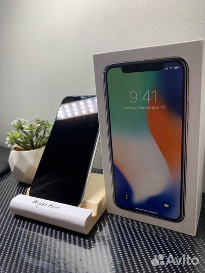 iPhone X, 64 ГБ