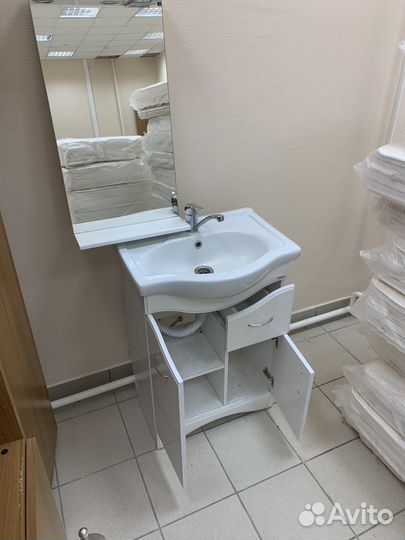 Комплект мебели в ванную