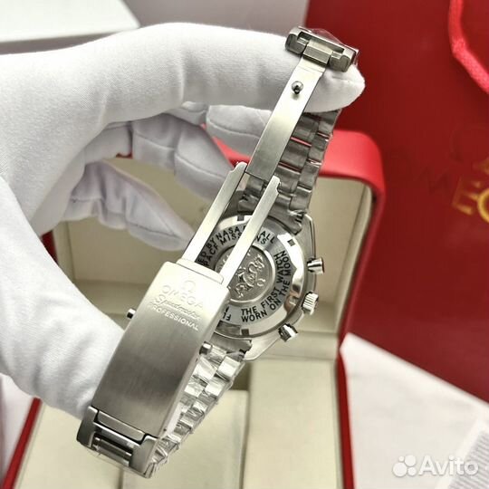 Часы Omega Speedmaster