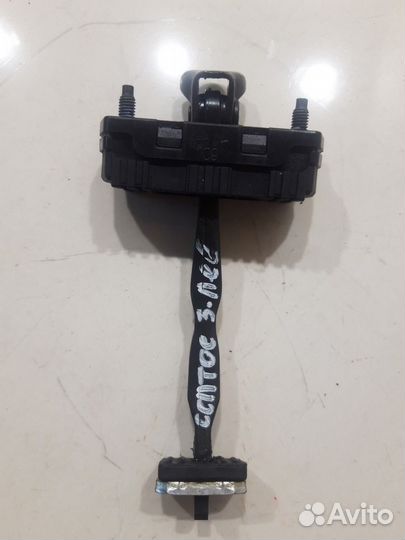 Ограничитель двери(задний левый) (Kia Seltos)