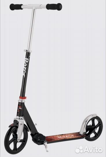 Самокат razor a5 lux черный