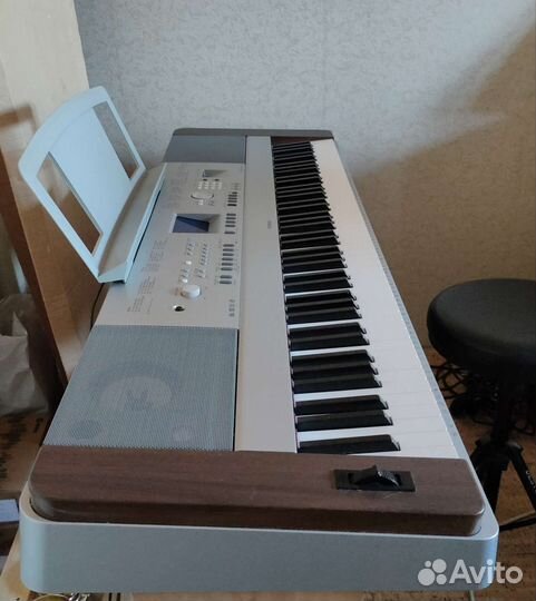 Yamaha DGX 640