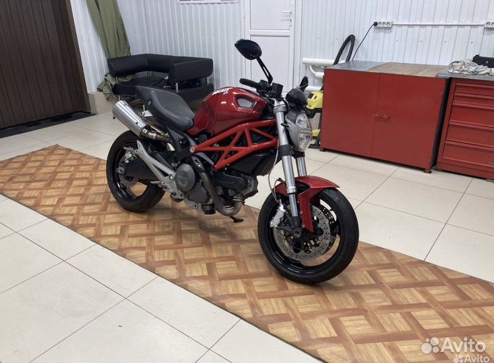 Ducati monster 696 2013
