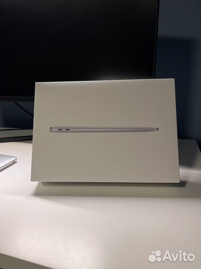 Коробка от Apple MacBook Air M1