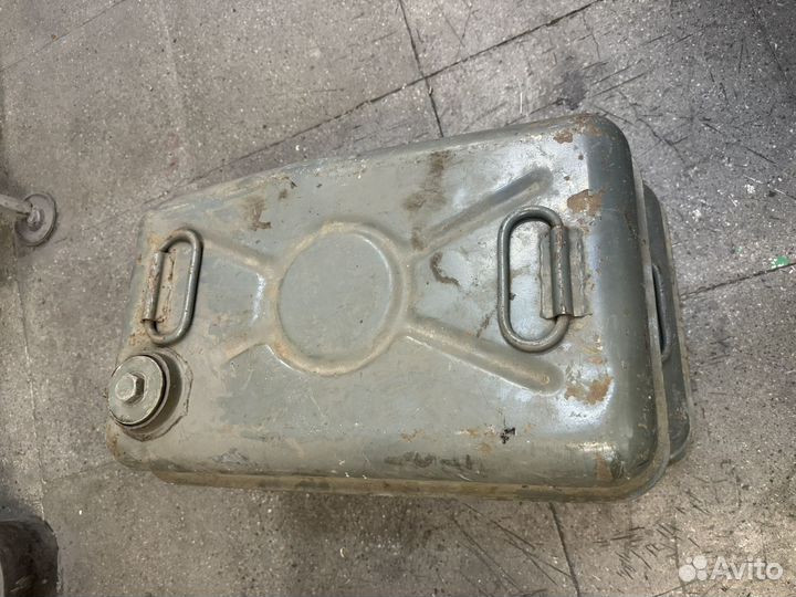 Канистры металлические 20 литров