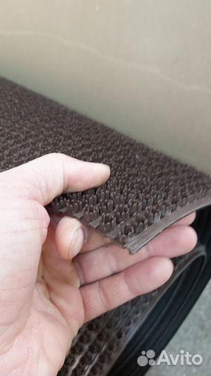 Покрытие грязеулавливающее щетинистое