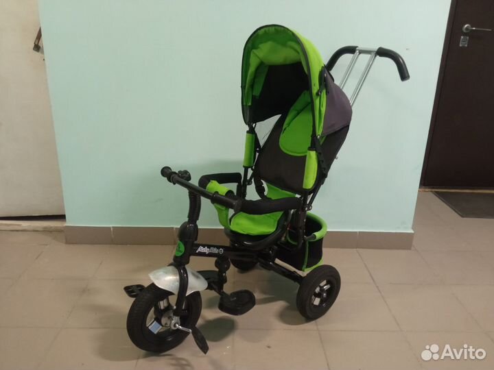 Трехколесный детский велосипед коляска