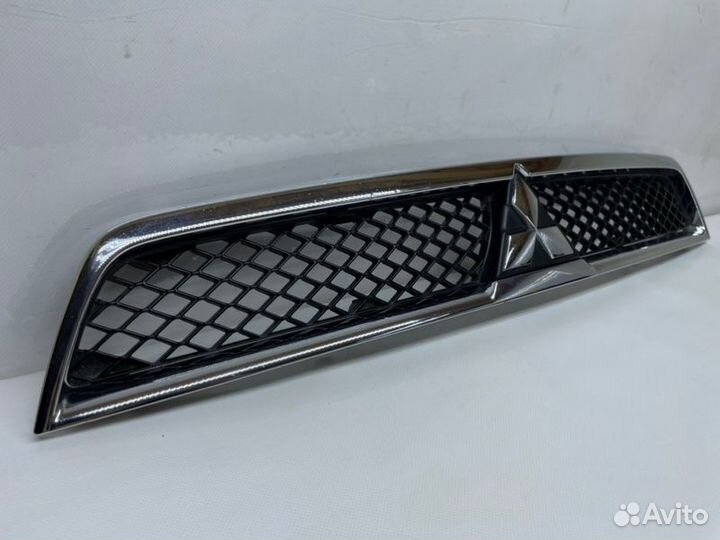 Решетка радиатора Mitsubishi Lancer 10 2.0 2014