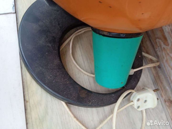 Два советских электрических обогревателя