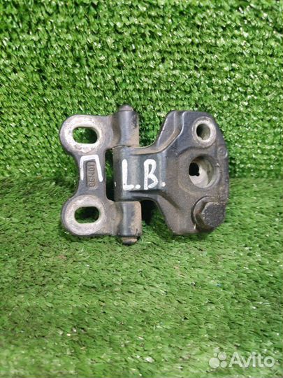 Петля двери передняя левая Mercedes Benz W210