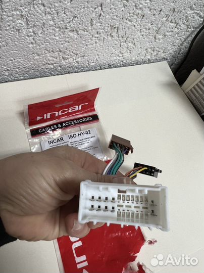 Переходной кабель и коробка из под Аирподсов