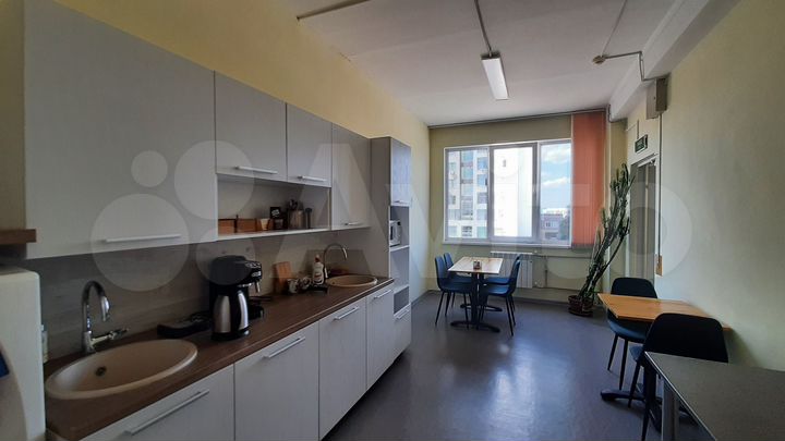 Офис с мебелью, 1600 м²