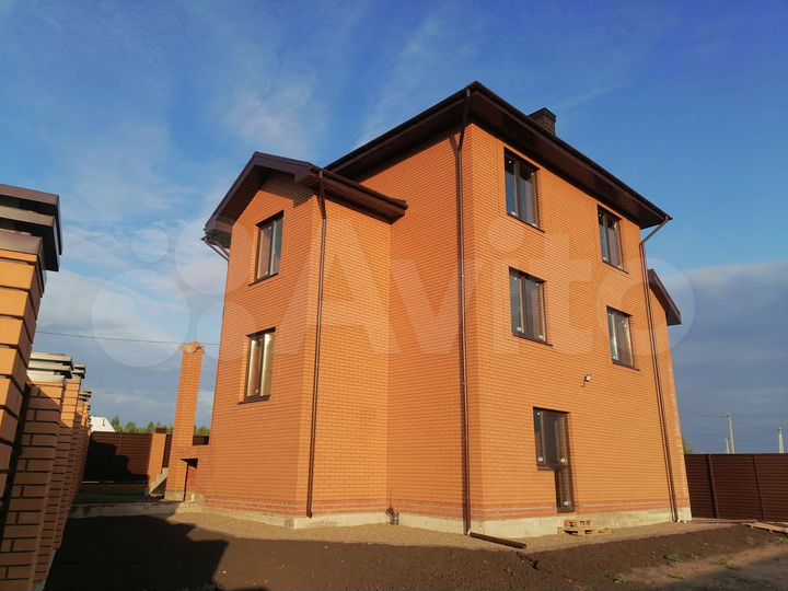 Коттедж 196,4 м² на участке 4,8 сот.