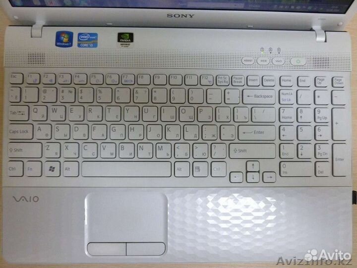 Ноутбук Sony Vaio I3/4gb/500gb/17