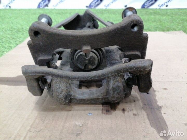 Суппорт тормозной задний правый Ford Transit 8