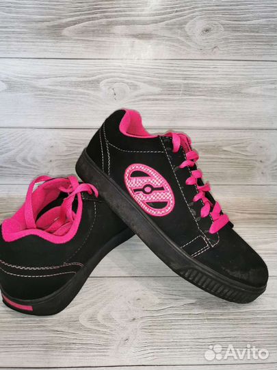Роликовые кроссовки Heelys