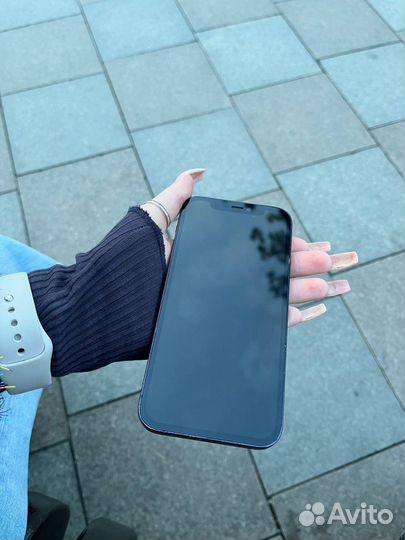 iPhone 12, 64 ГБ