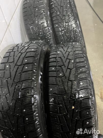 Roadstone Winguard WinSpike 215/65 R16