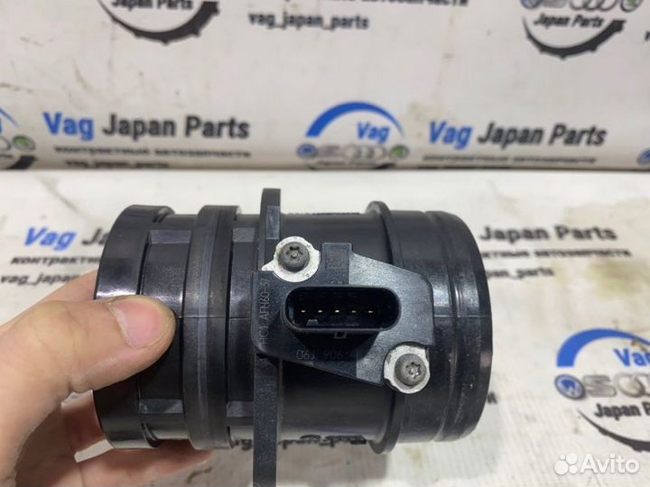 Датчик массового расхода воздуха Volkswagen Tiguan